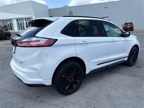 Used 2022 Ford Edge SE w/ Black Appearance Package image 6