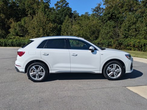 Used 2023 Audi Q3 2.0T Premium w/ Convenience Package image 4