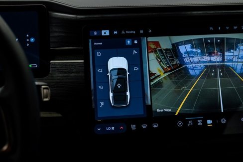 Used 2023 Rivian R1S Adventure image 40