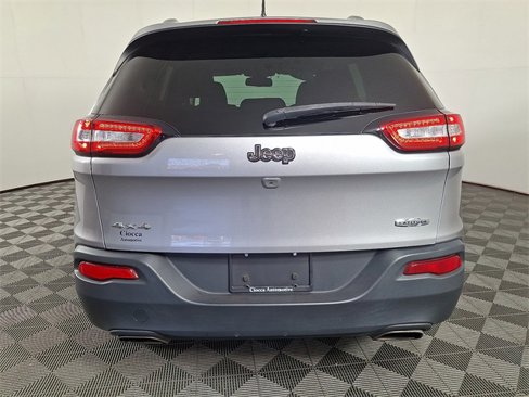 Used 2017 Jeep Cherokee Latitude w/ Cold Weather Group image 9