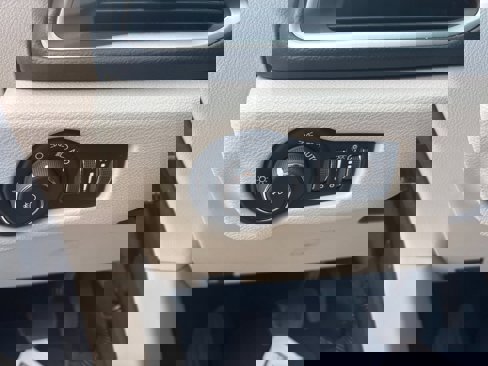 Used 2018 Chrysler Pacifica Touring-L image 30