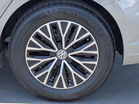 Used 2021 Volkswagen Jetta R-Line image 13