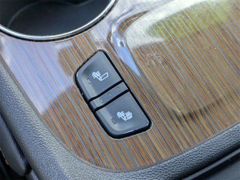Used 2020 GMC Acadia SLE w/ Driver Convenience Package image 29