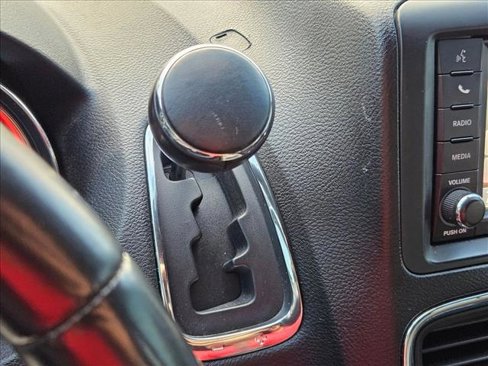 Used 2019 Dodge Grand Caravan SXT image 13