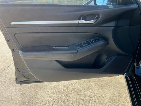 Used 2022 Nissan Altima 2.5 SV image 24