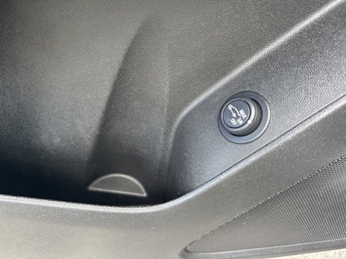 Used 2022 Chevrolet Equinox LT image 9