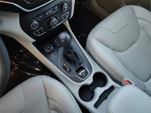 Used 2021 Jeep Cherokee Latitude Lux w/ Comfort/Convenience Group image 23