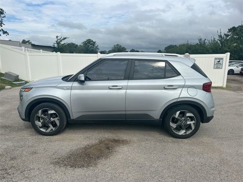 Certified 2022 Hyundai Venue SEL w/ Cargo Package image 26