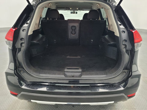 Used 2017 Nissan Rogue SV w/ SV Premium Package image 29