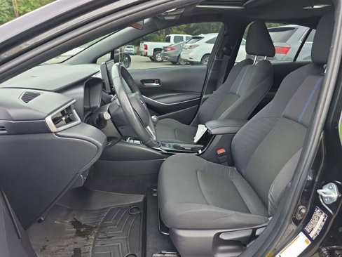 Used 2022 Toyota Corolla SE image 2