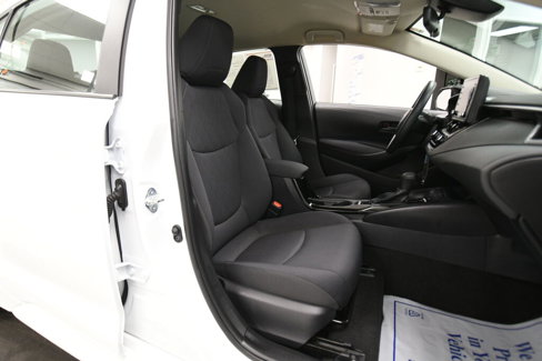 Used 2022 Toyota Corolla LE image 30