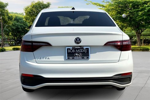 Used 2024 Volkswagen Jetta Sport image 5