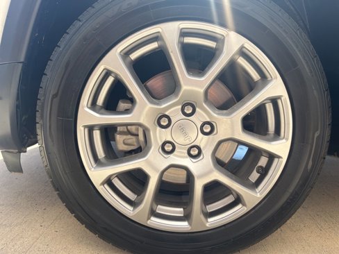 Used 2022 Jeep Compass Latitude image 9