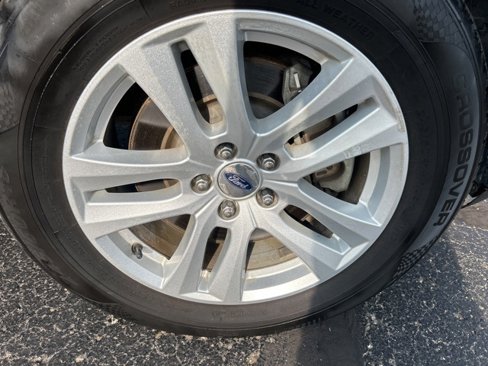 Used 2019 Ford Explorer XLT w/ Class III Trailer Tow Package image 12