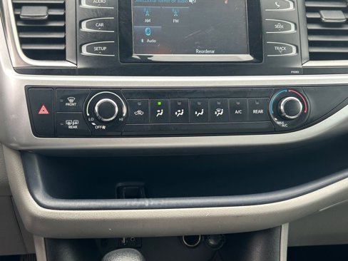 Used 2016 Toyota Highlander LE image 21