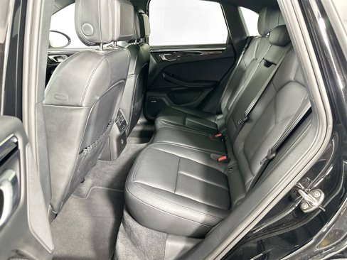 Certified 2024 Porsche Macan image 28
