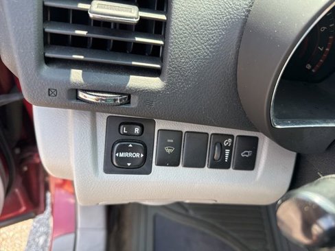 Used 2010 Toyota Highlander Limited image 21