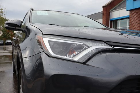 Used 2018 Toyota RAV4 XLE image 4