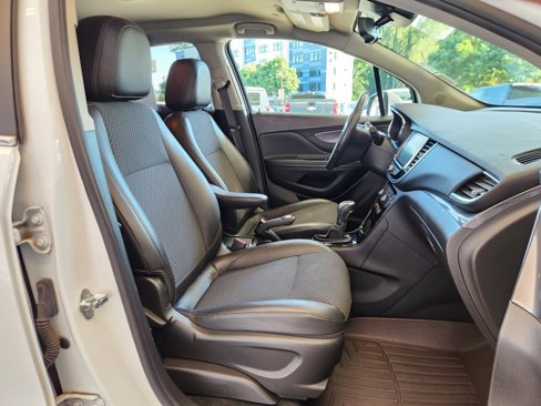 Used 2018 Buick Encore Preferred image 2