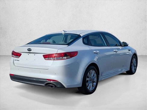 Used 2018 Kia Optima LX w/ 17" Alloy Wheels Package image 5