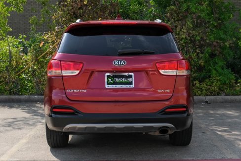 Used 2017 Kia Sorento EX image 11