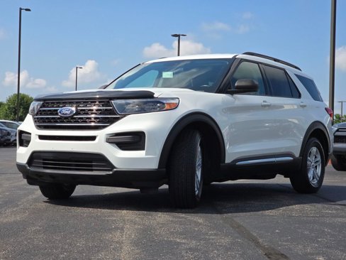 Used 2020 Ford Explorer XLT w/ Comfort Package image 16