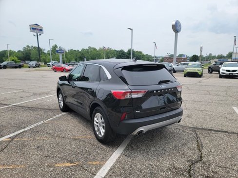 Used 2022 Ford Escape SE image 8
