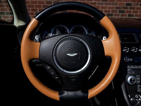 Used 2015 Aston Martin V8 Vantage Roadster image 13