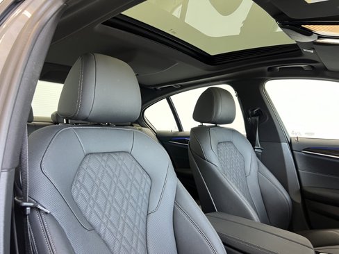 Used 2023 BMW 530i xDrive w/ Premium Package image 17