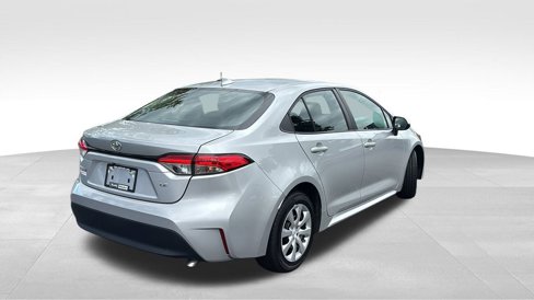 Used 2023 Toyota Corolla LE image 7