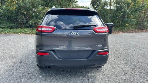 Used 2018 Jeep Cherokee Latitude Plus w/ Cold Weather Group image 6