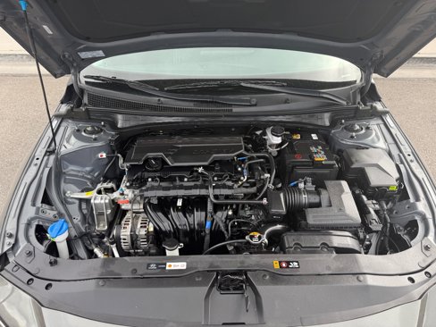 Used 2024 Hyundai Elantra SEL image 3
