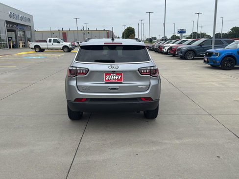Used 2022 Jeep Compass Latitude w/ Convenience Group image 4