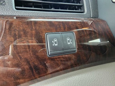 Used 2013 Nissan Quest LE image 27