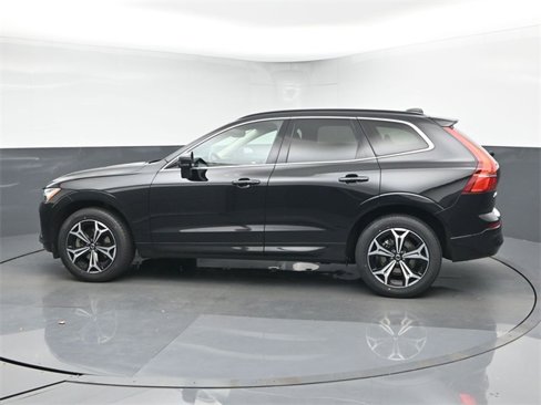 Used 2022 Volvo XC60 B5 Momentum w/ Climate Package image 5