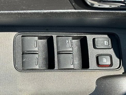 Used 2011 Honda CR-V LX image 12