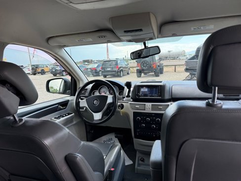 Used 2010 Volkswagen Routan SE image 21