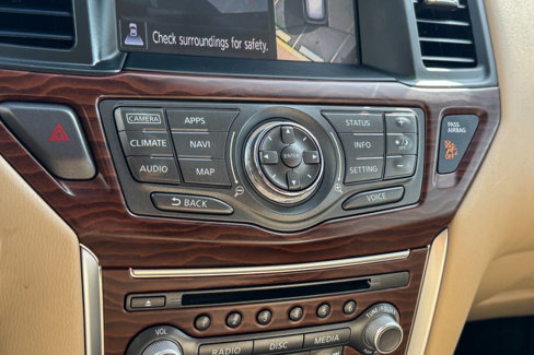 Used 2017 Nissan Pathfinder Platinum image 35
