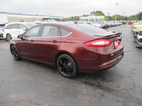 Used 2016 Ford Fusion SE image 6