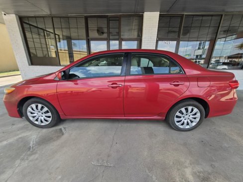Used 2012 Toyota Corolla LE image 3