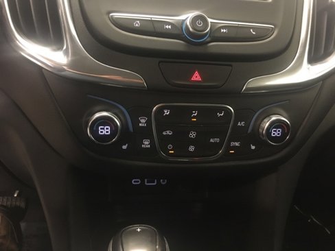 Used 2021 Chevrolet Equinox LT image 22