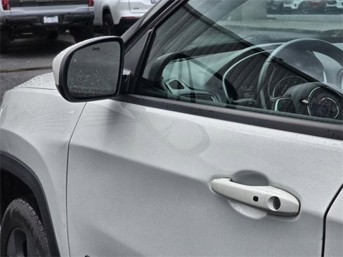 Used 2020 Jeep Compass Latitude image 11