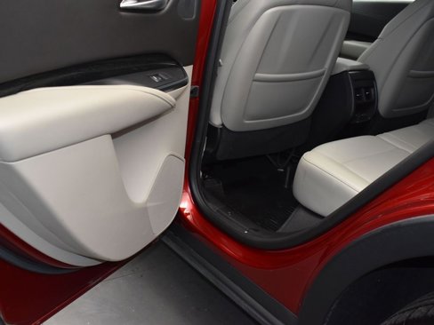 Used 2021 Cadillac XT4 Premium Luxury image 13