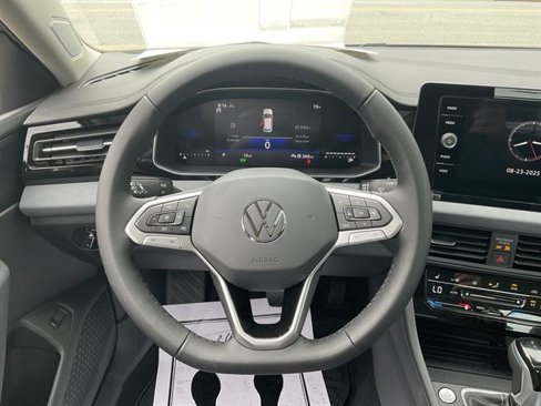 New 2025 Volkswagen Jetta SE image 11