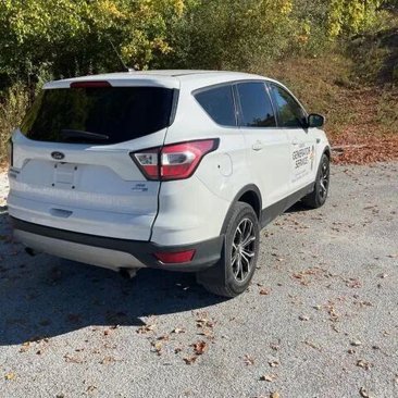 Used 2017 Ford Escape SE w/ SE Cold Weather Package image 2