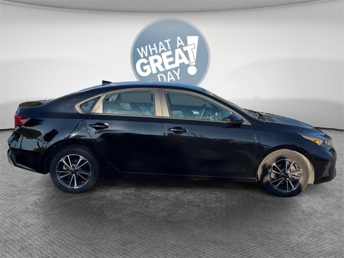 Certified 2022 Kia Forte LXS image 1