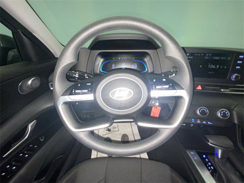 New 2025 Hyundai Elantra SE image 14