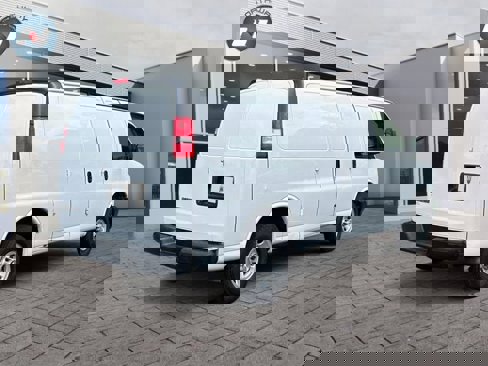 Used 2019 Chevrolet Express 2500 w/ Driver Convenience Package image 5