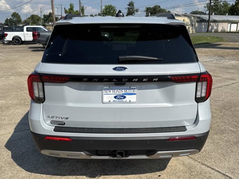 New 2025 Ford Explorer Active image 5