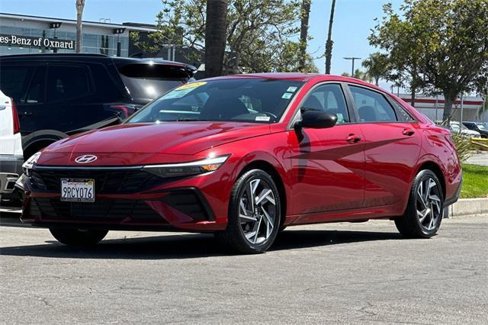 Used 2025 Hyundai Elantra Sport image 8